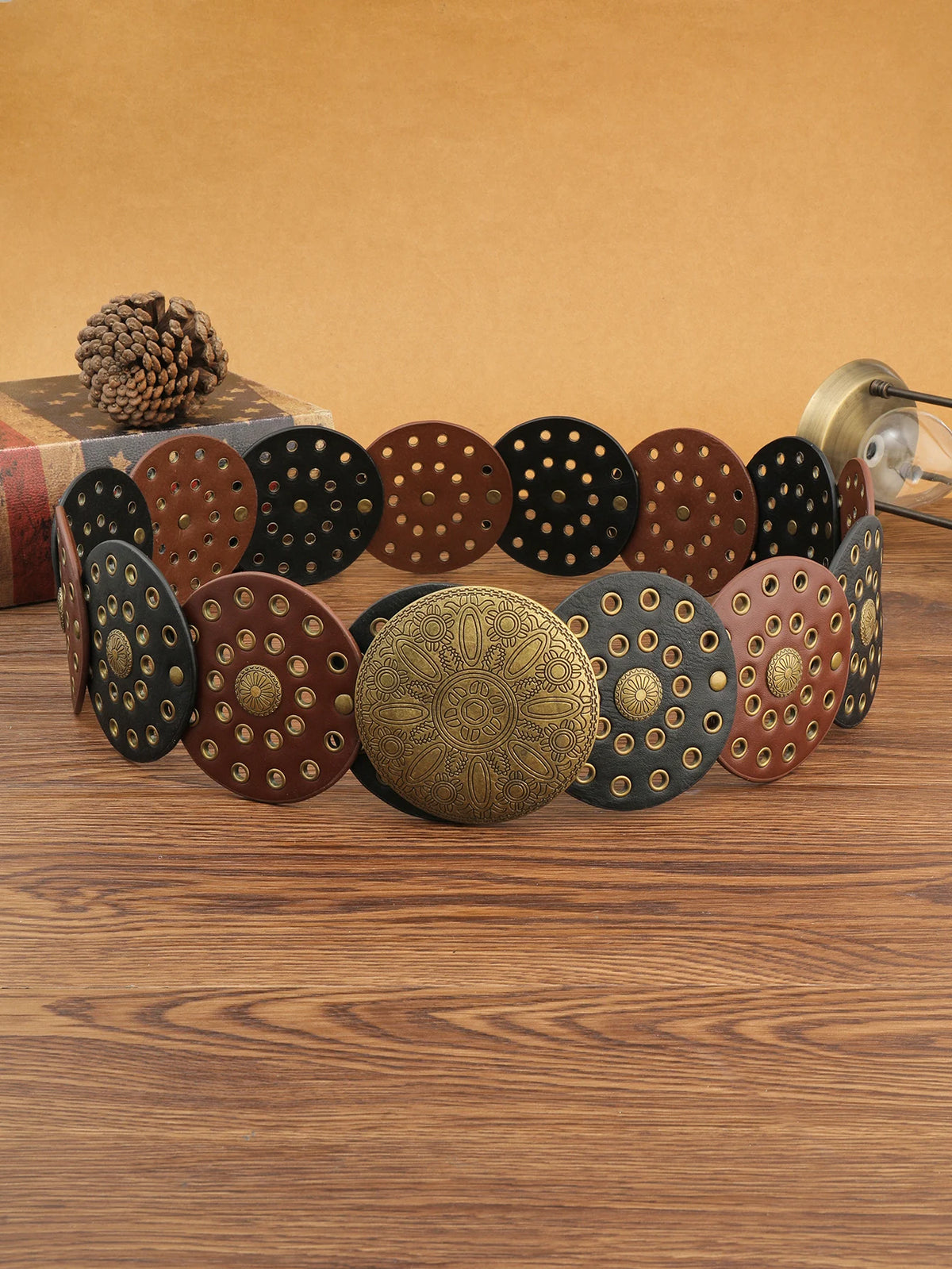 New Vintage Western Denim Belt Distinctive Round Hollow Metal Wide Belt Women's Punk Belt